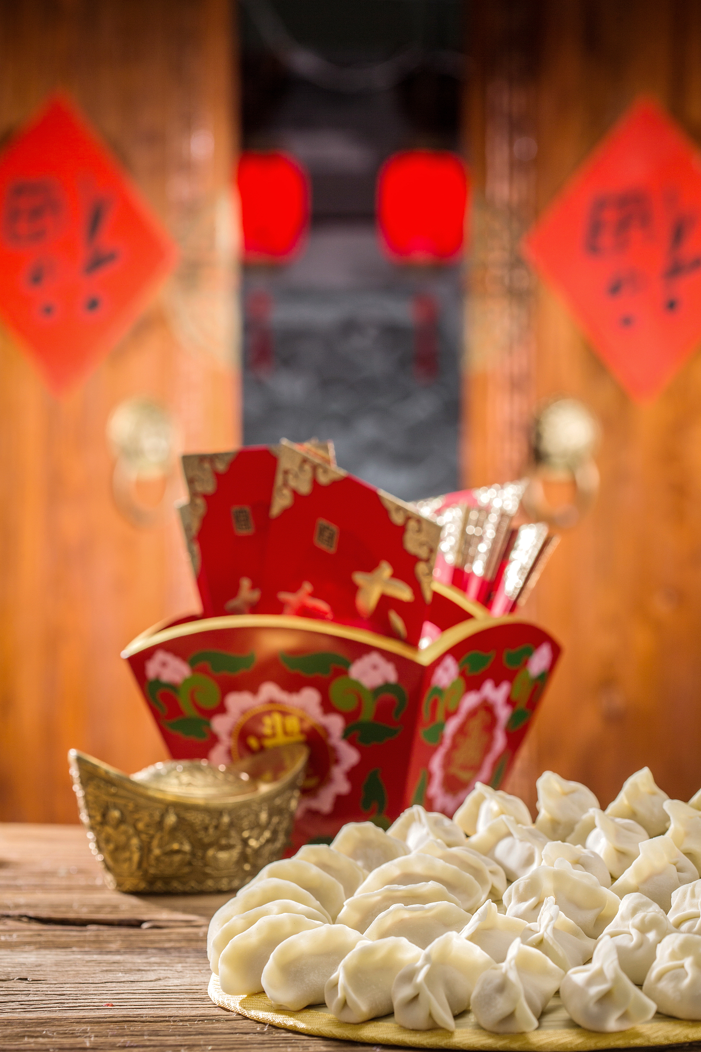 写一篇关于中国春节的作文要求80个词左右