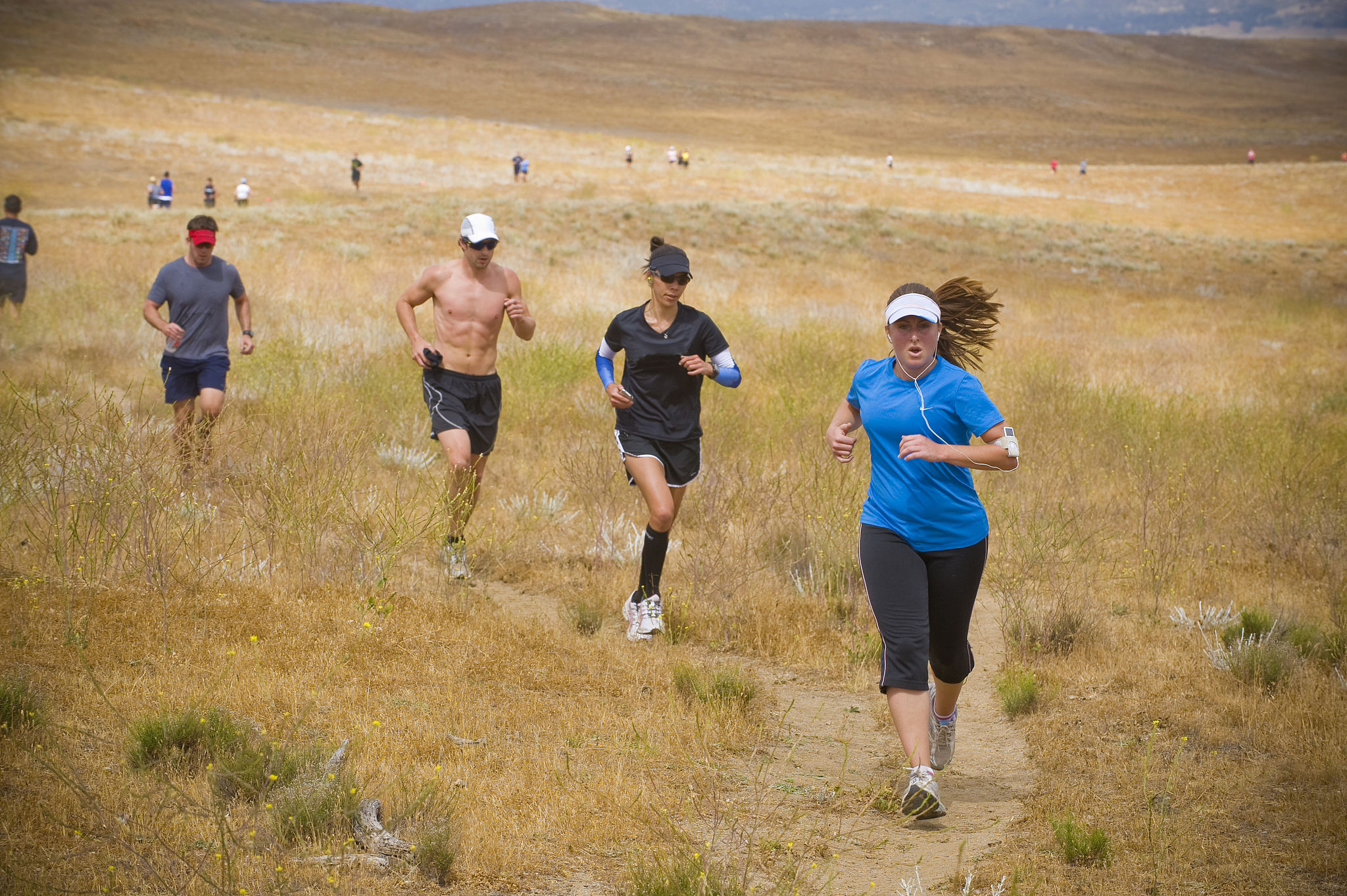 中长跑运动高原训练可以加强运动员机体的抗染能力和免疫功能的具体表现用230字帮我详细描述