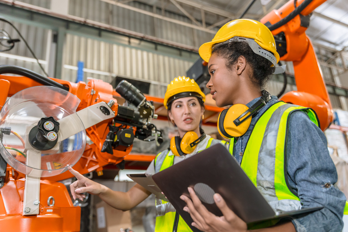 铁路男生学什么专业好？热门专业排行榜及未来趋势