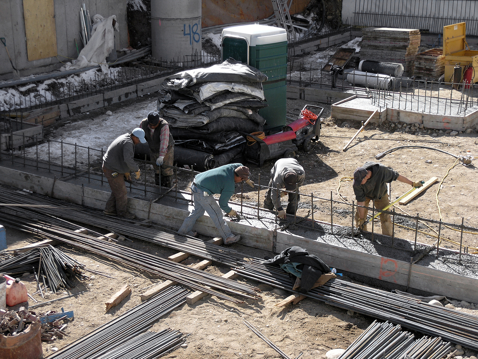 狭窄空间张拉技术在国外的研究历史