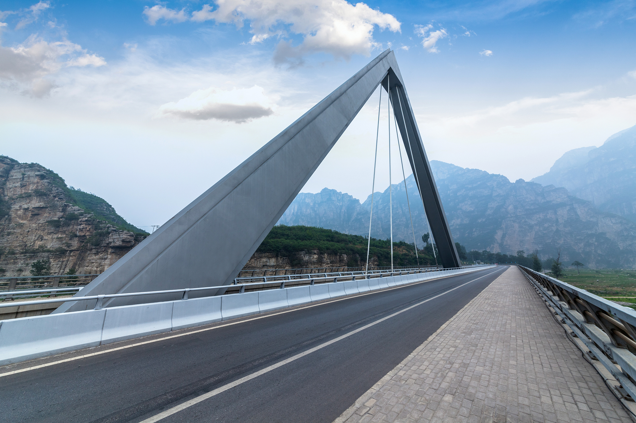 安徽交通职业技术学院道路桥梁工程技术专业怎么样？就业前景分析