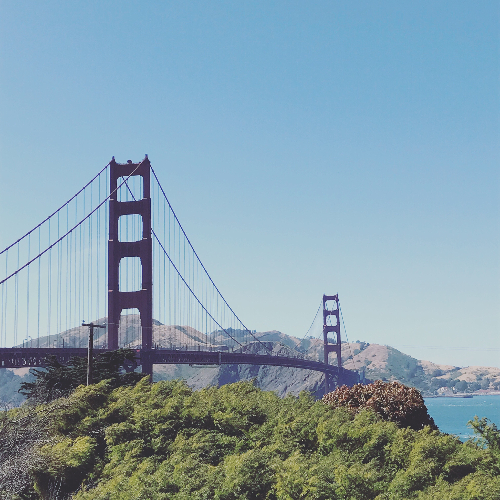 重庆万盛职业学校专业设置：机电、汽车、建筑等多个领域