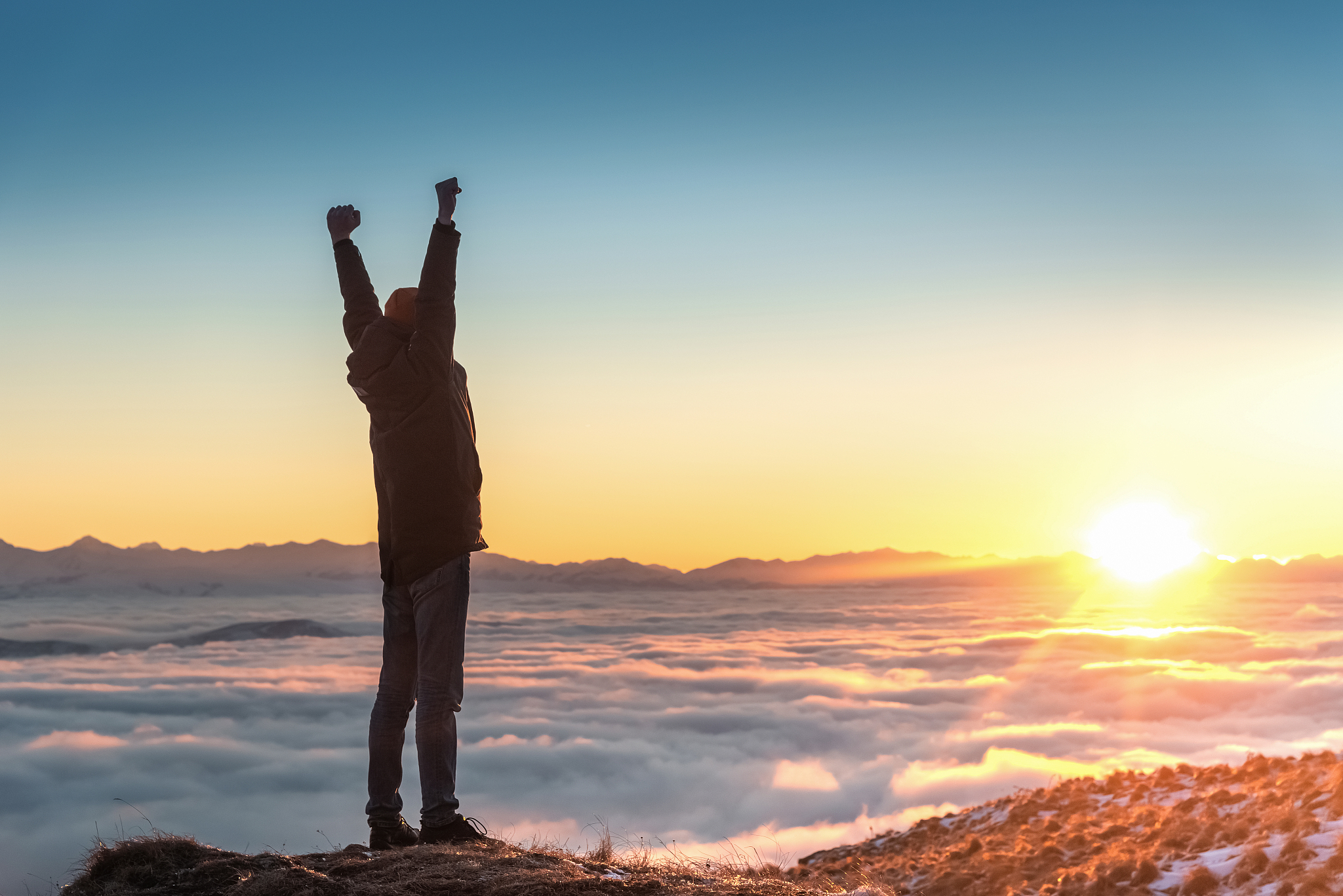 解读 '峰顶上的无限风光你们是无法领略到的'：成功背后的深刻意义