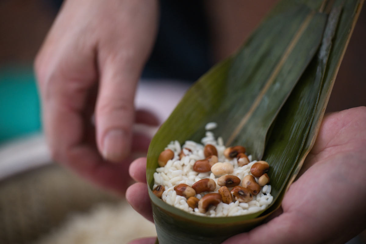 粽子：端午节必备美食，香甜可口，承载传统文化