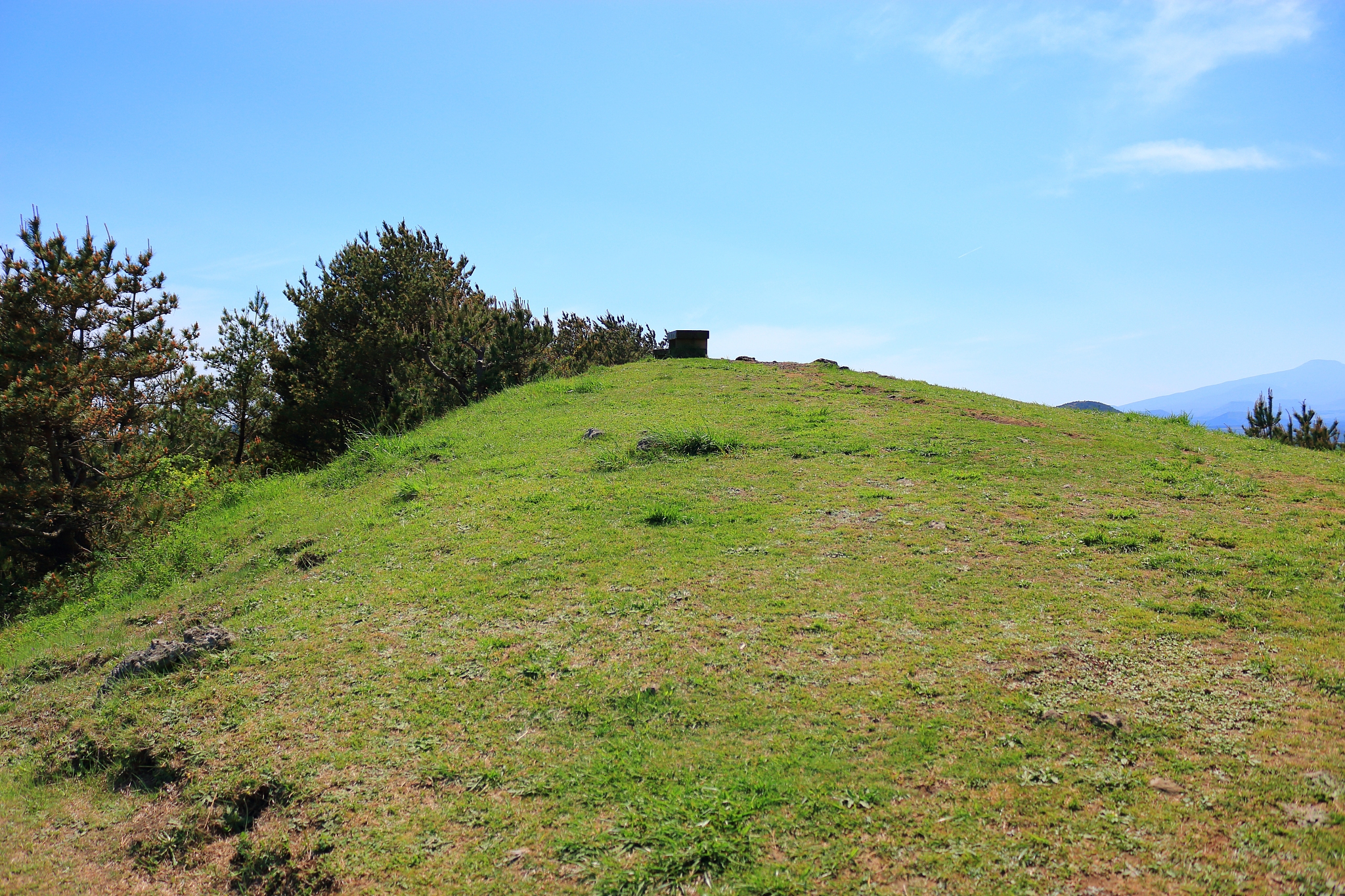 upfront, crater, parasitic volcano, volcano, view,