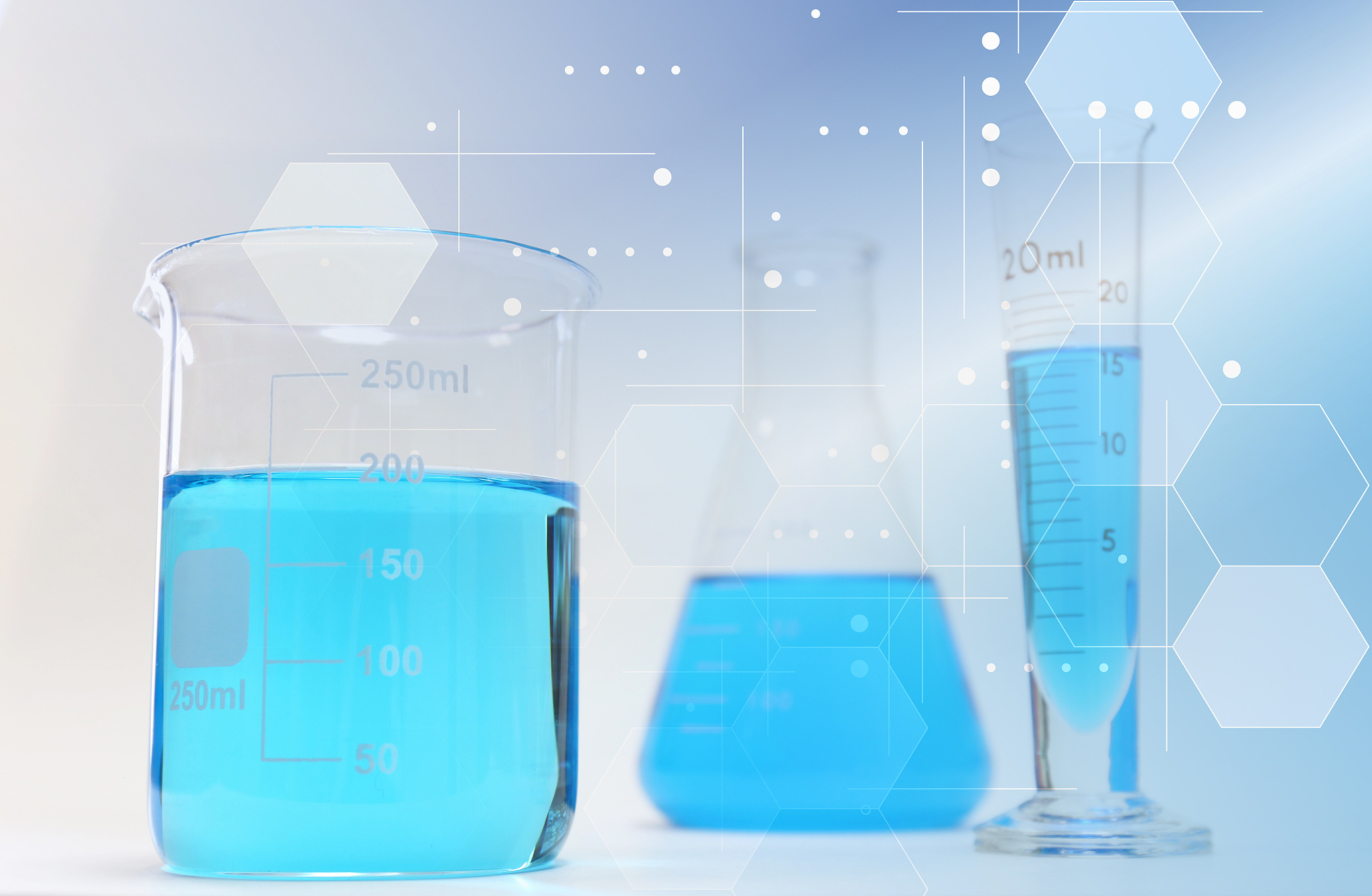 微生物反应和酶促反应的区别：催化剂的不同