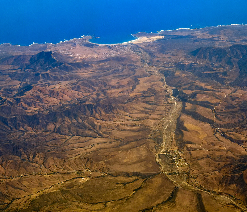 river reaches the pacific coast along valley hit by drought in c