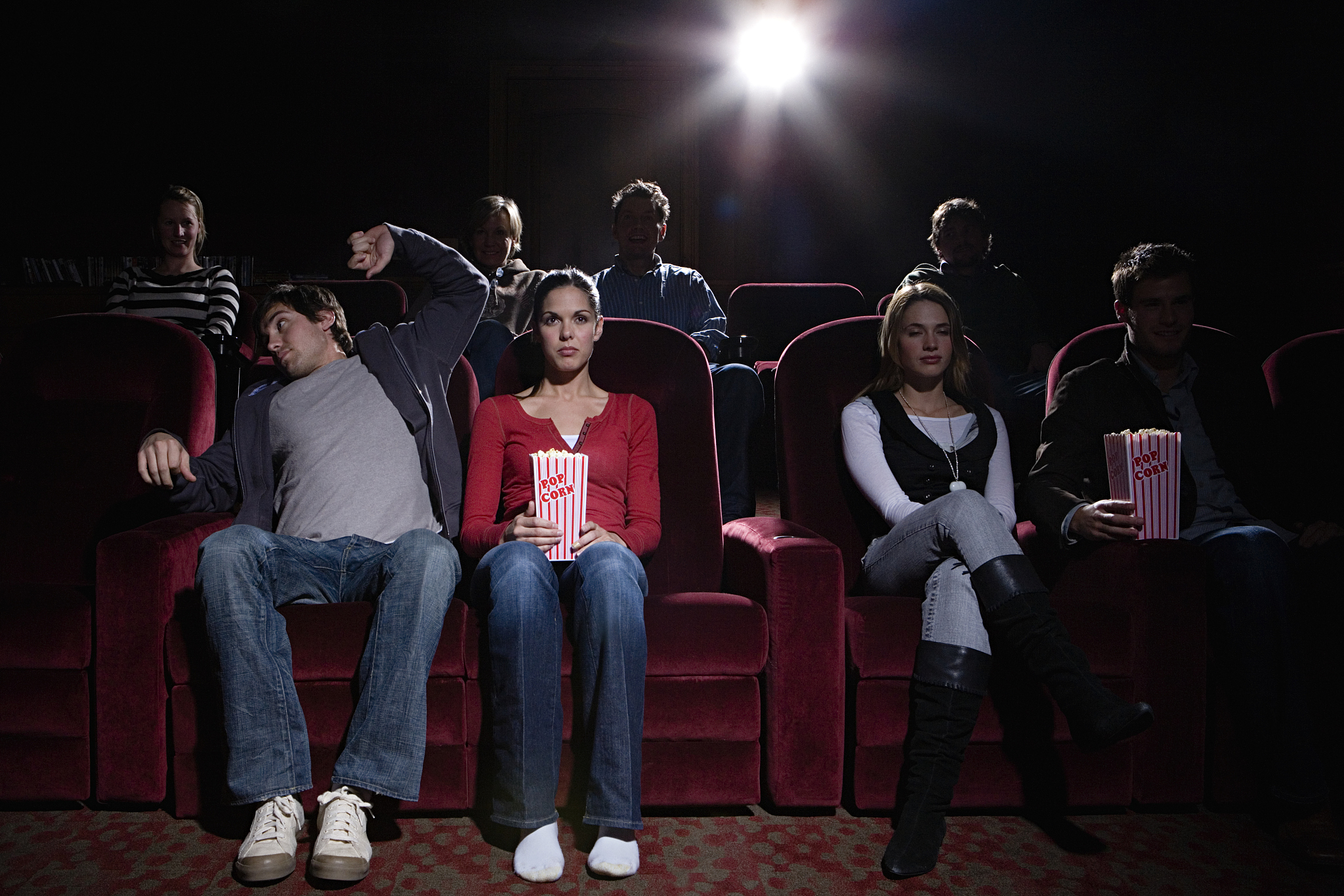 大学生心理情景剧经历怎么写作为一名大学生我曾经参加过一次心理情景剧的经历这是一次非常有意义的活动让我受益匪浅。当时我们的心理老师组织了一次心理情景剧的活动让我们分成小组每个小组都需要准备一段心理情景剧表达出自己对某个主题的理解和思考。我所在的小组选择了人际关系这个主题我们决定通过一个小故事来展现人际关系的重要性。在剧本的编写过程中我们遇到了很多困难比如如何让剧情更加生动有趣如何让观众更好地理解我们