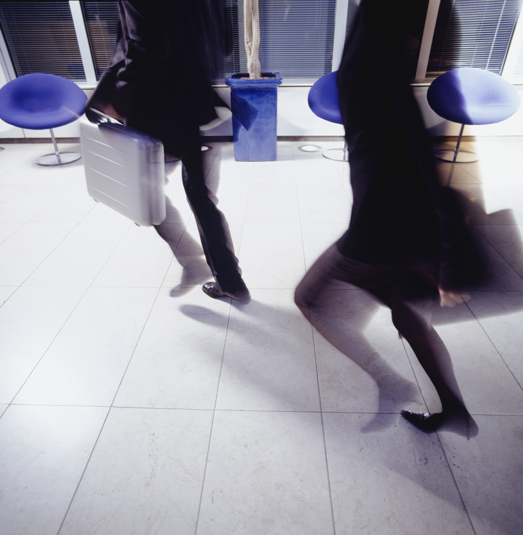 男性穿丝袜体验：舒适、自由与社会偏见