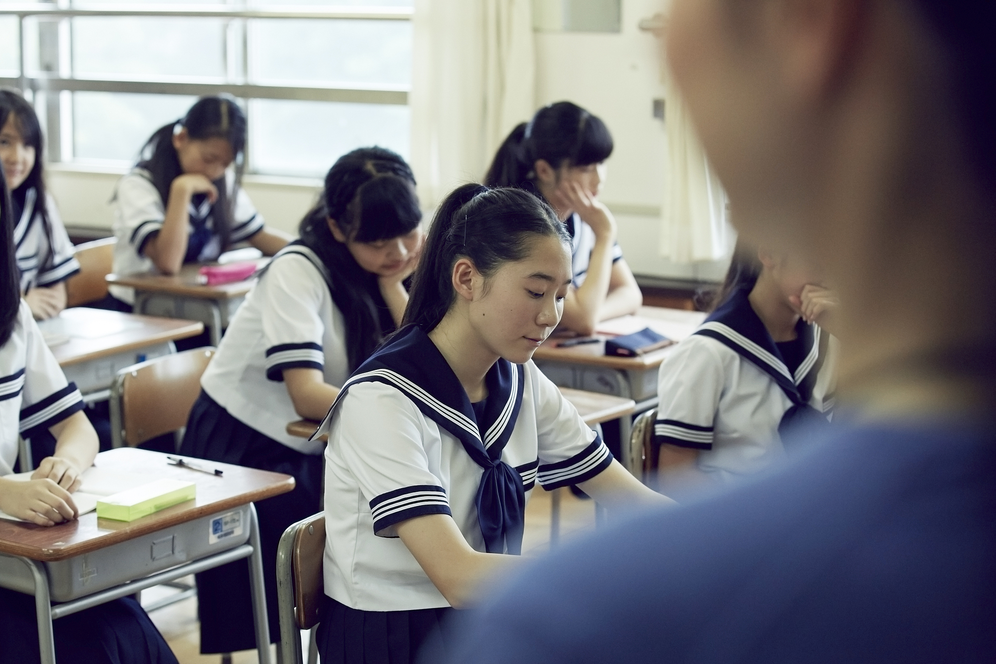 初中毕业女孩适合读幼师专业吗？| 职业前景、优势及挑战分析