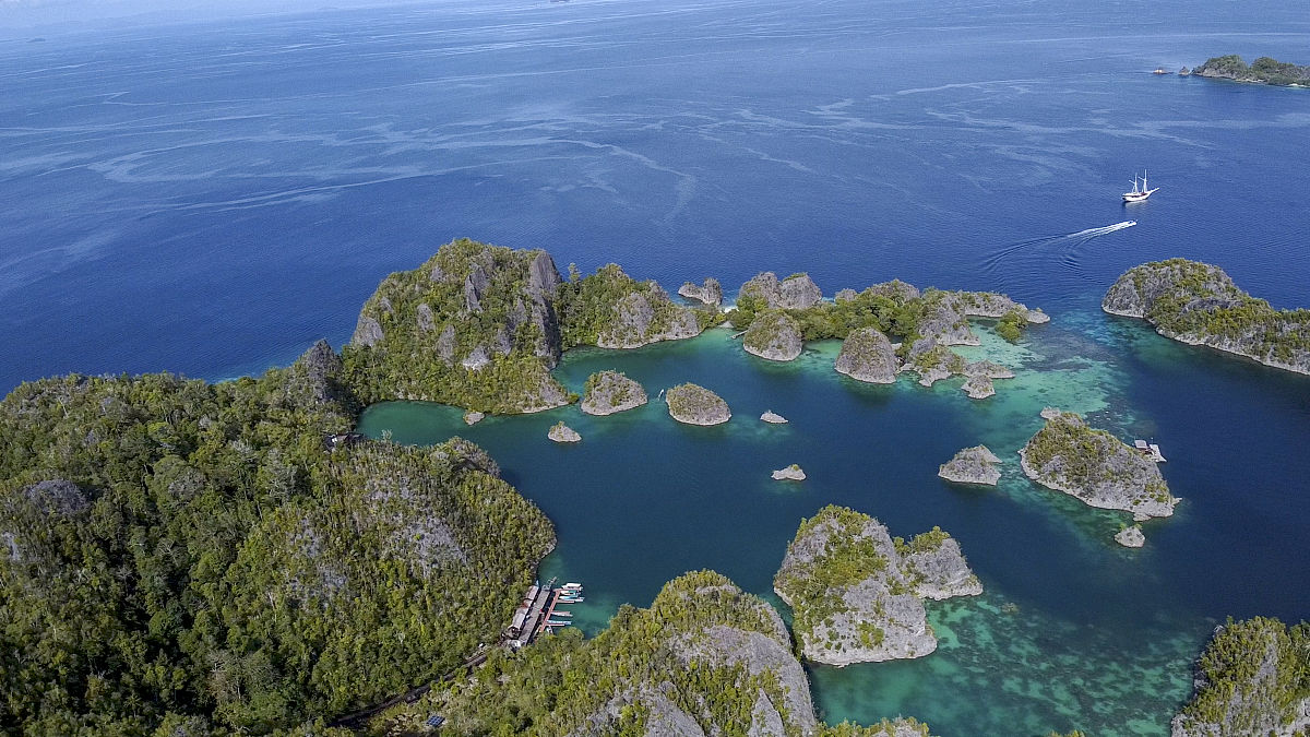鸟瞰岛屿和海景