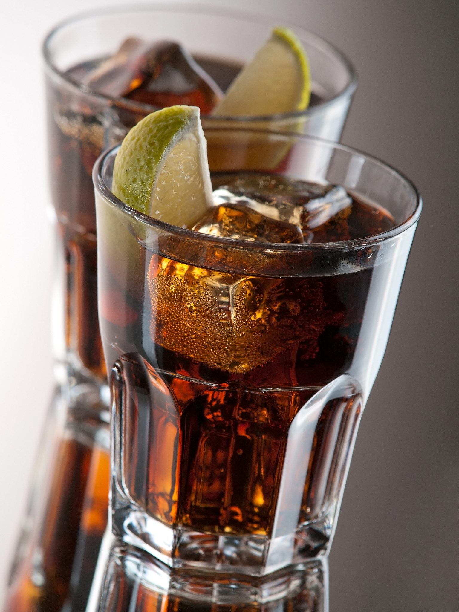 可口可乐：历史、成分、营养和环保解析