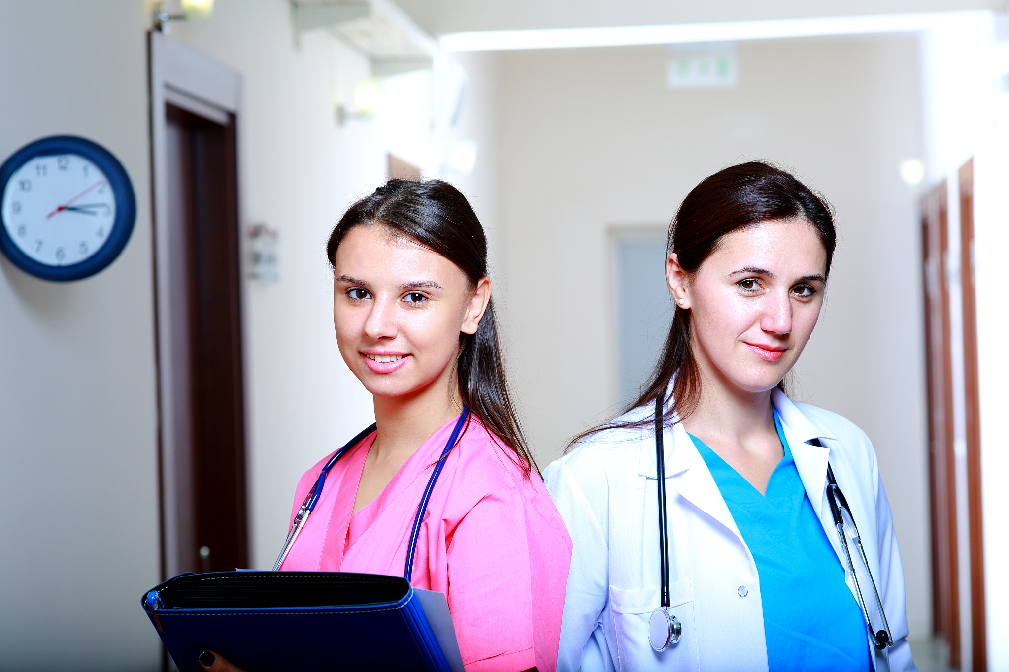 重庆医药经贸卫生学校热门专业：医学、药学、护理、公共卫生