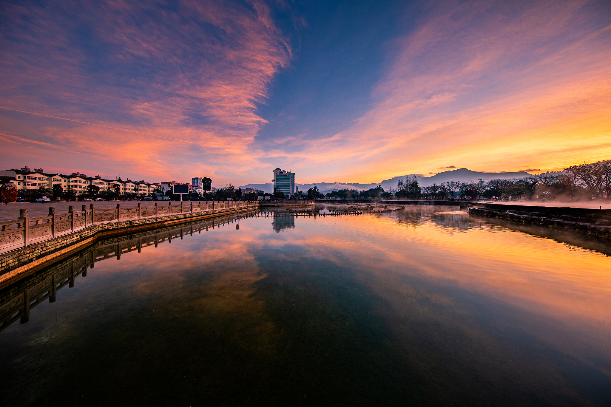 华宁县高铁学校：云南省最好的高铁学校之一