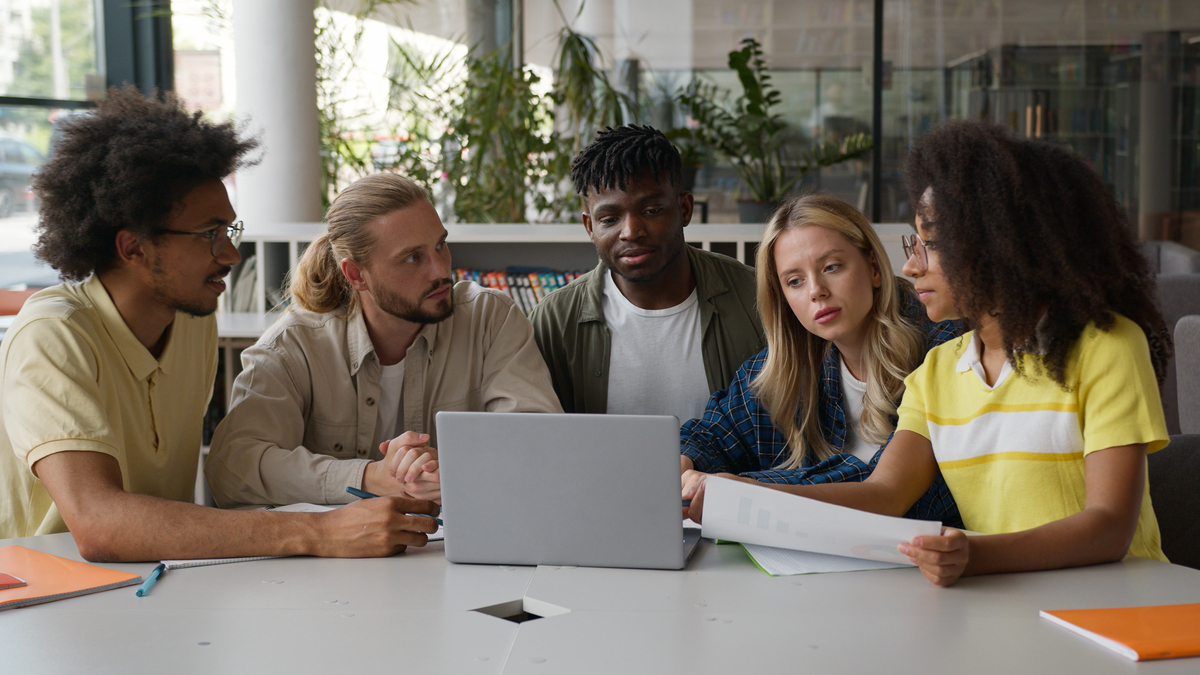 draft a job offer student assistant with the following informationI Academic Affairs Support1 Class arrangernents for courses open doors adjust devices place desks and chairs etc2 Documents collecting