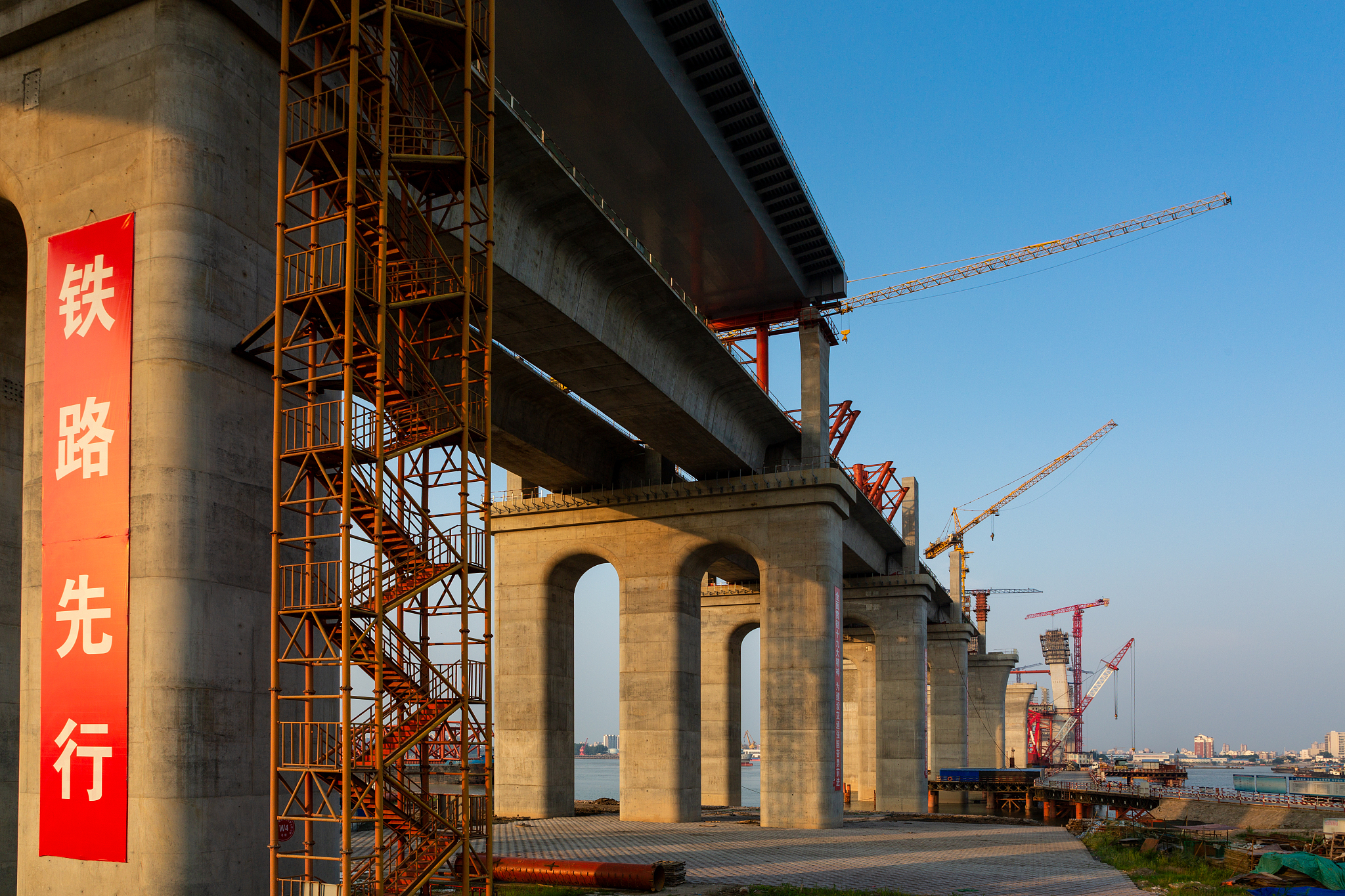 土木工程安全因素研究：设计、施工及管理