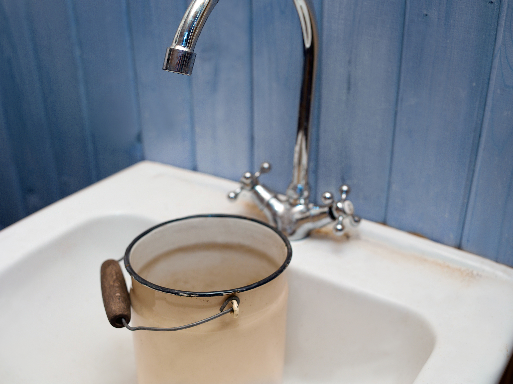 针对Shopee印尼站点上售卖花洒关键词使用哪些比较有效果请用印尼语发给我