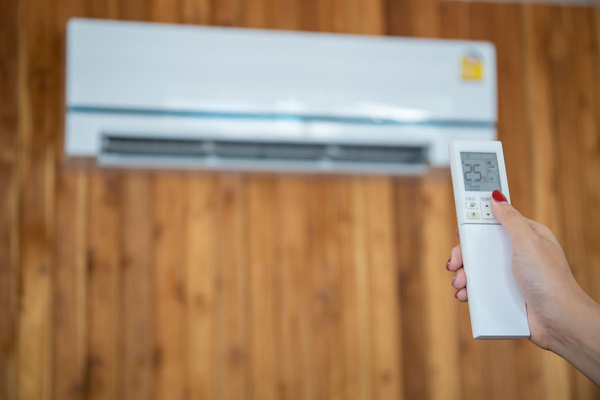 开空调时，开窗还是关窗？专家告诉你最佳选择！