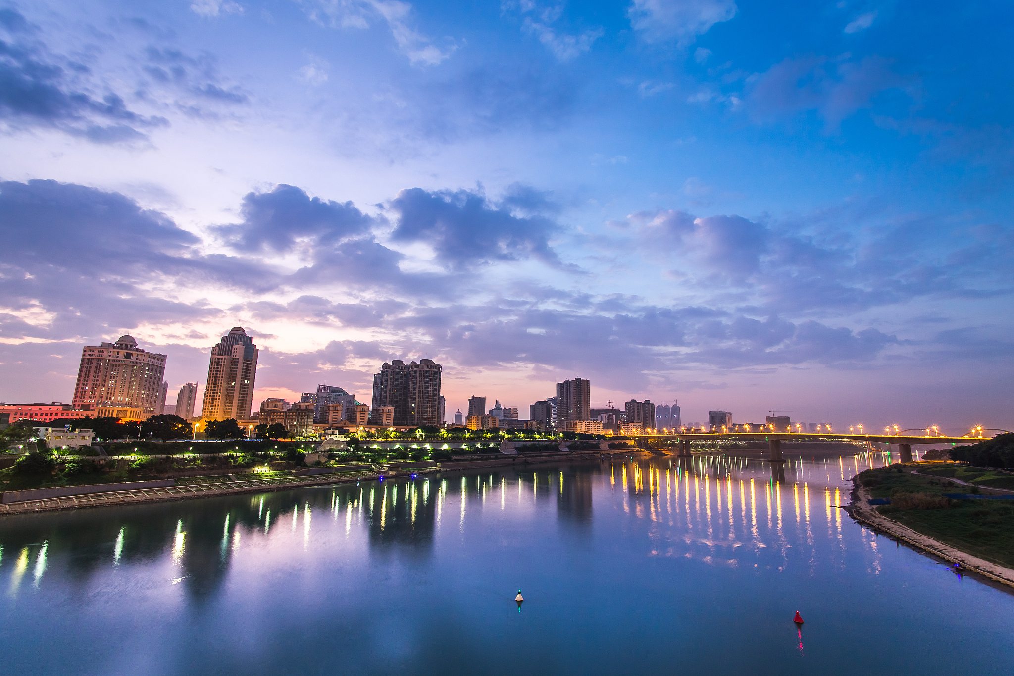 南宁邕江夜景