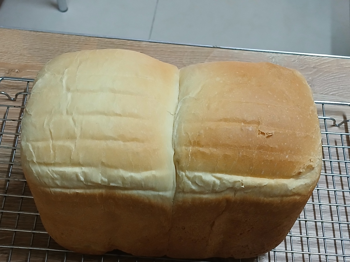 描述一下咸蛋黄吐司和超浓牛奶吐司一句话就行