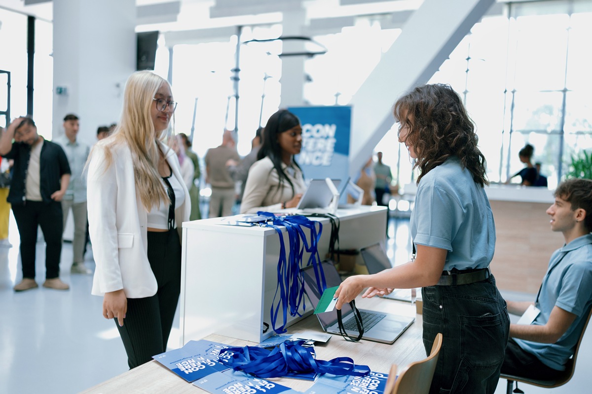 The Impact of Mobile Phones on Campus: Benefits, Challenges, and Recommendations