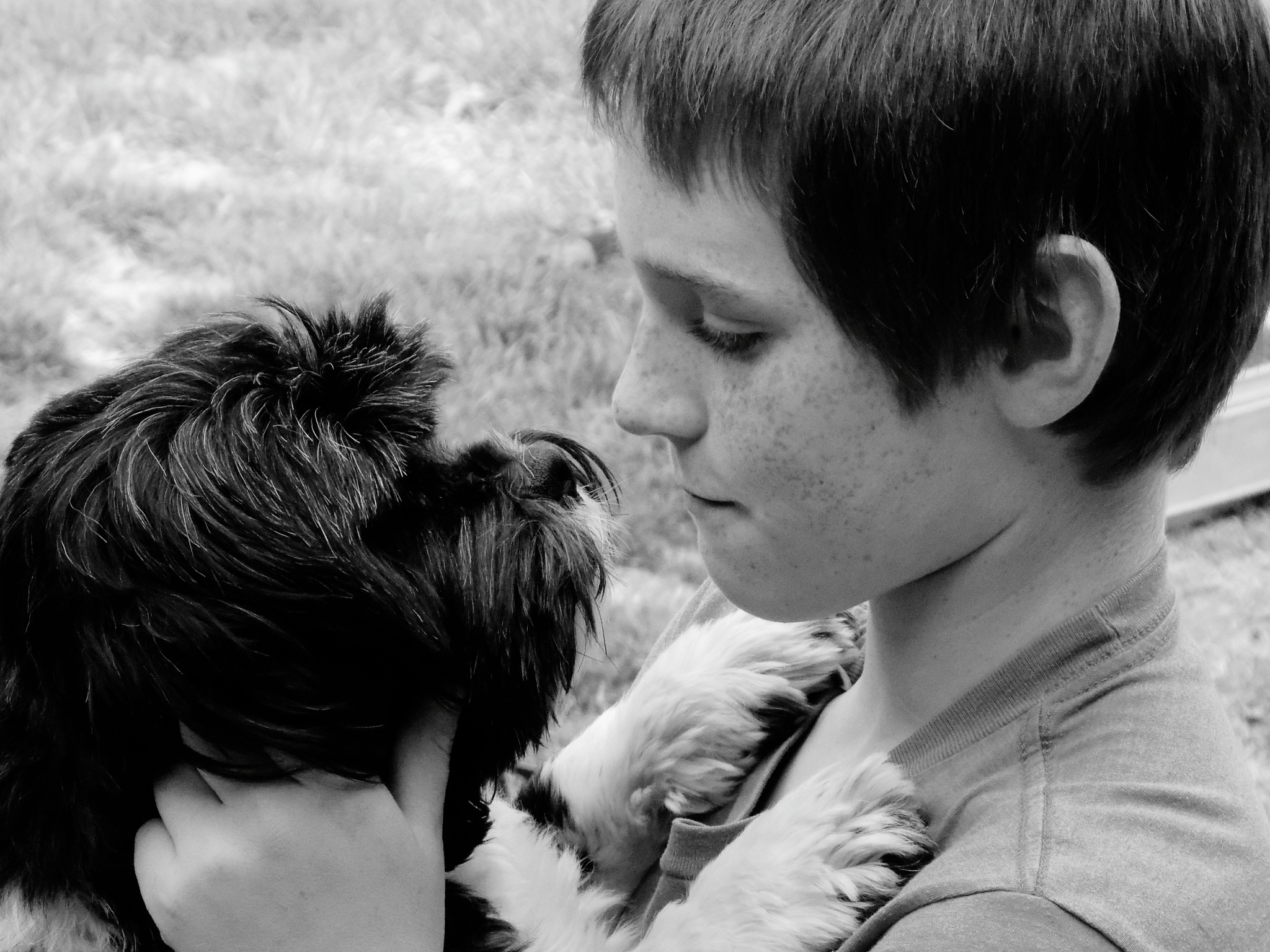 卡玛拉狼孩是真实存在的吗？ - 关于语言发展和社会化的案例研究