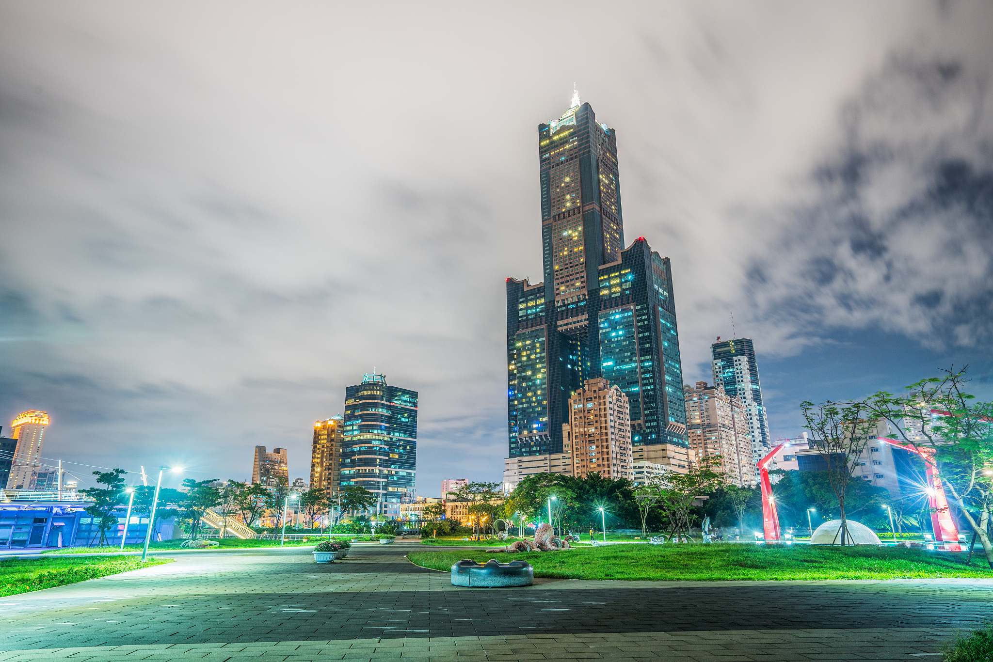 85 sky tower building, kaohsiung, taiwan, asia