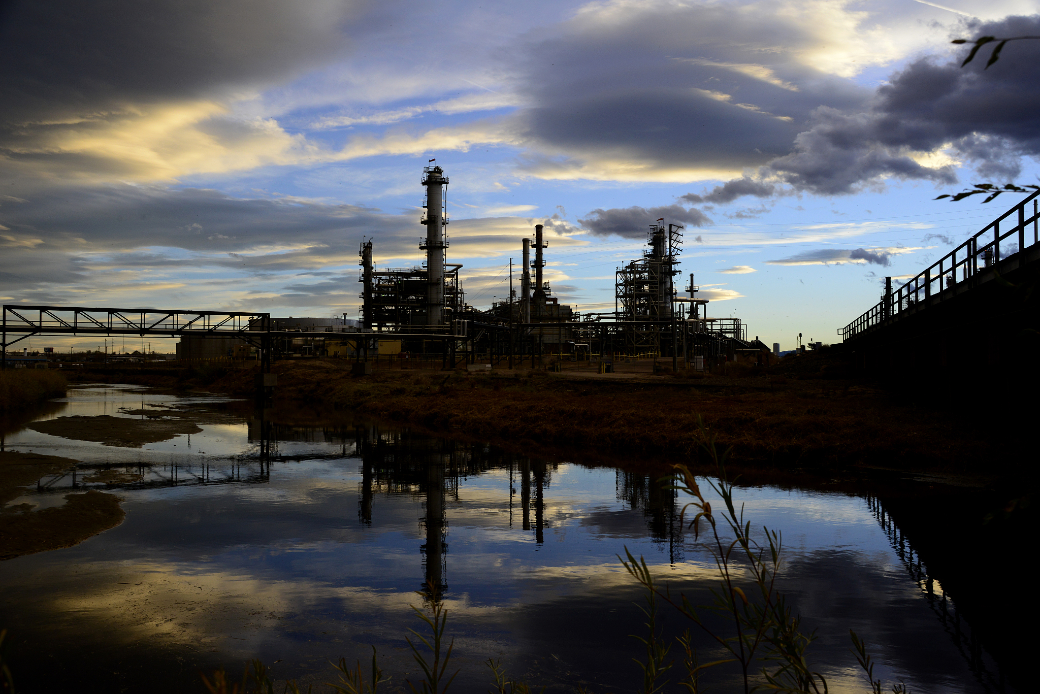 延长石油延安能源化工有限公司化工设备腐蚀原因及防腐措施研究