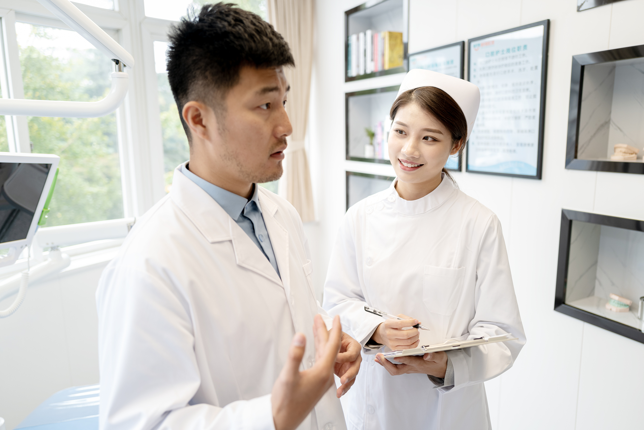 女生适合学口腔医学吗？专业分析与职业规划