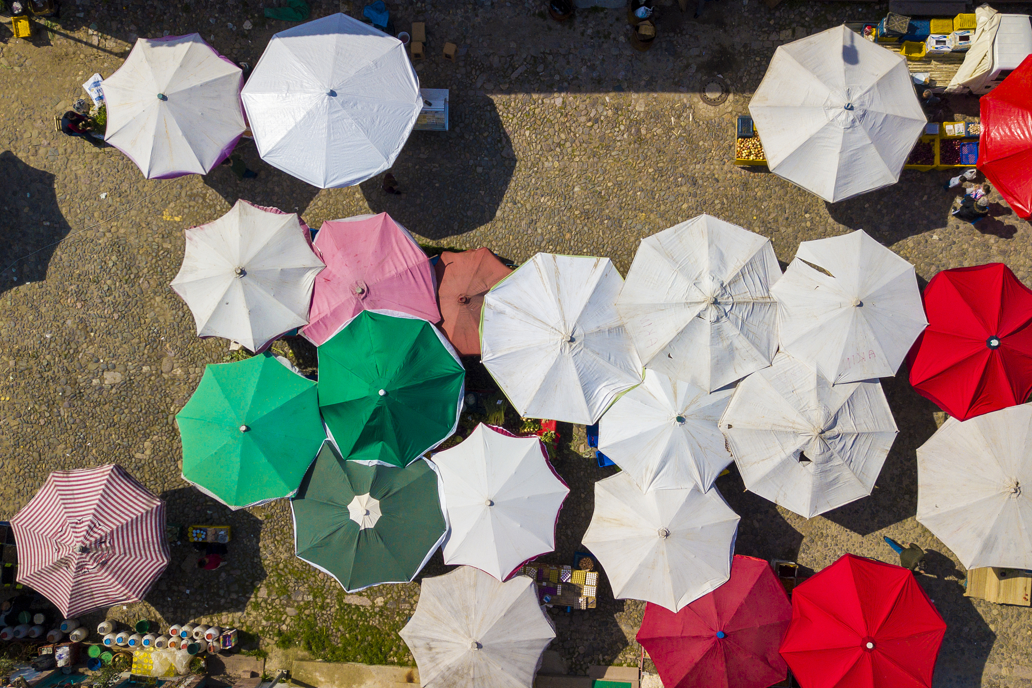 shopping umbrella bird view