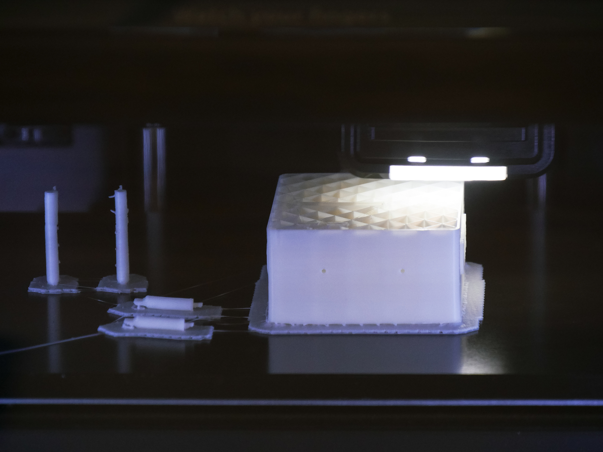 熔融沉积快速成型技术工作原理详解 - MDRP 技术应用与优势