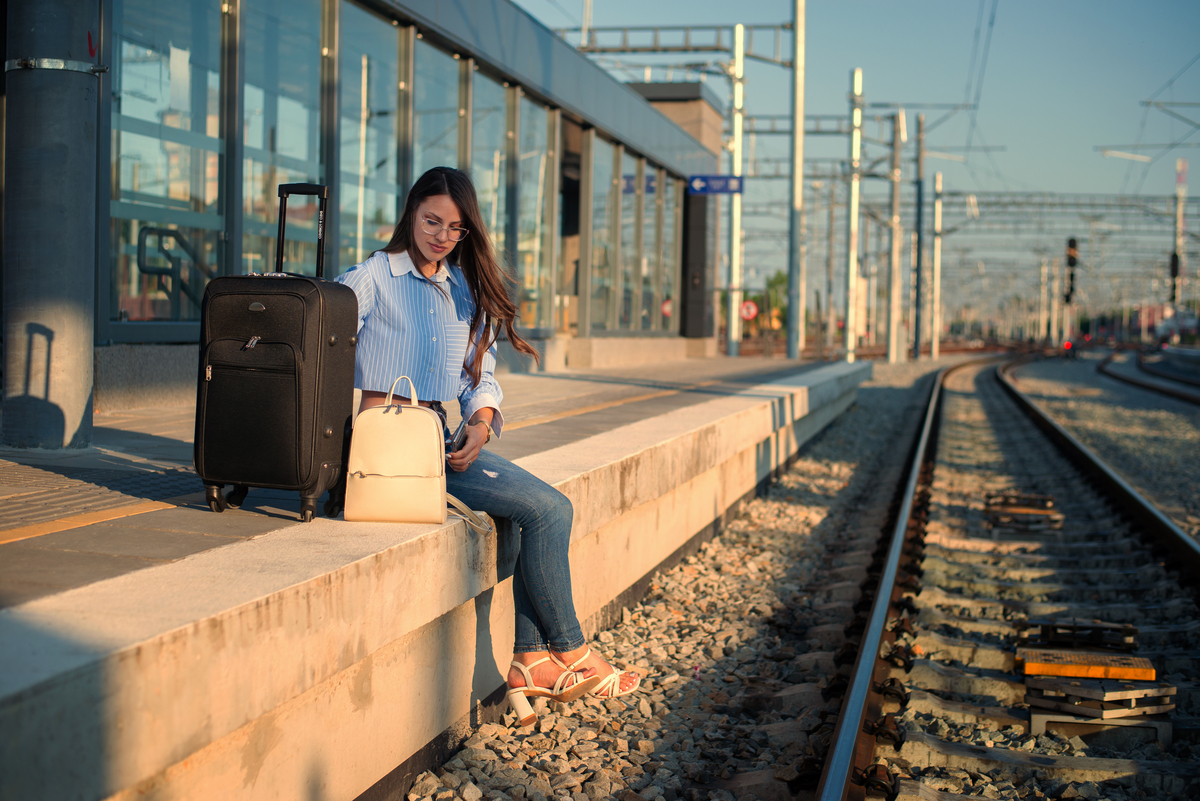 20年后，火车站偶遇初恋！董事长与昔日恋人再续前缘？ | 感人爱情故事