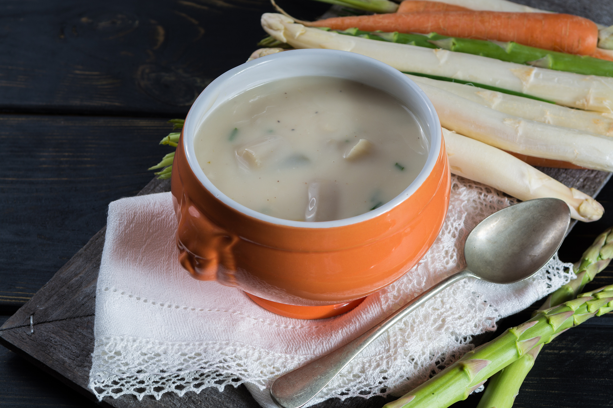 spring season - white and green asparagus soup, ready to eat ser