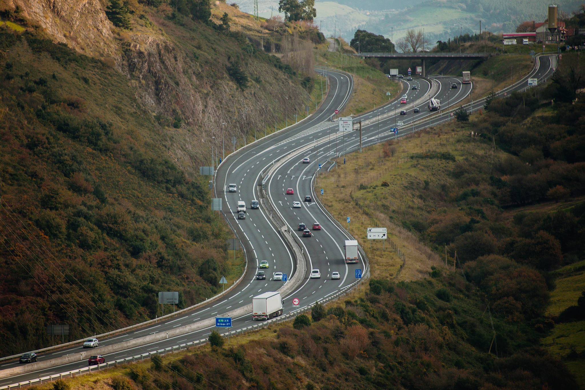 山地道路驾驶技巧：挑战与应对