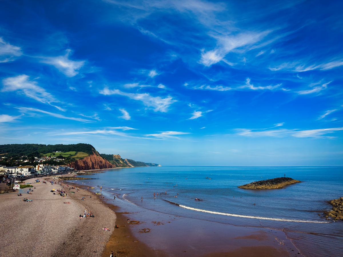 有人会从烟台走到青岛吗帮我用200字详细描述