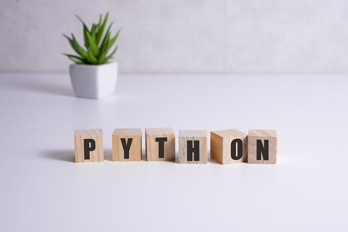 用Python写一个猜拳游戲代码中文概述