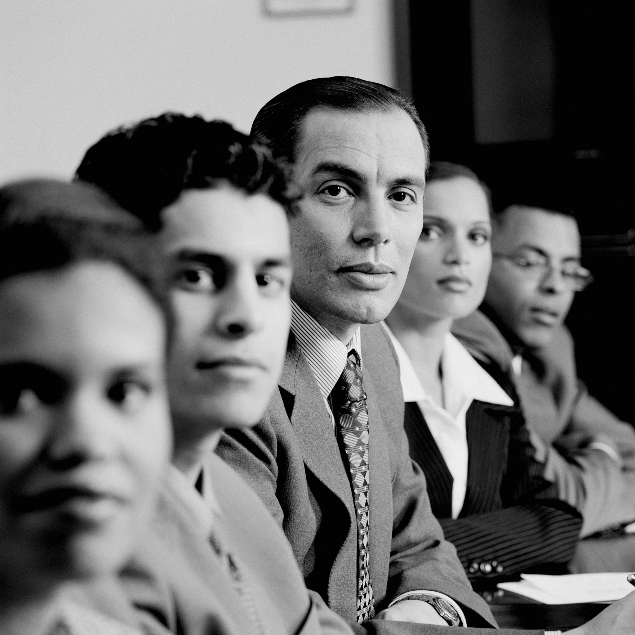 关于《卡丹路》的介绍每段需要用p标签分为三单段200字左右。