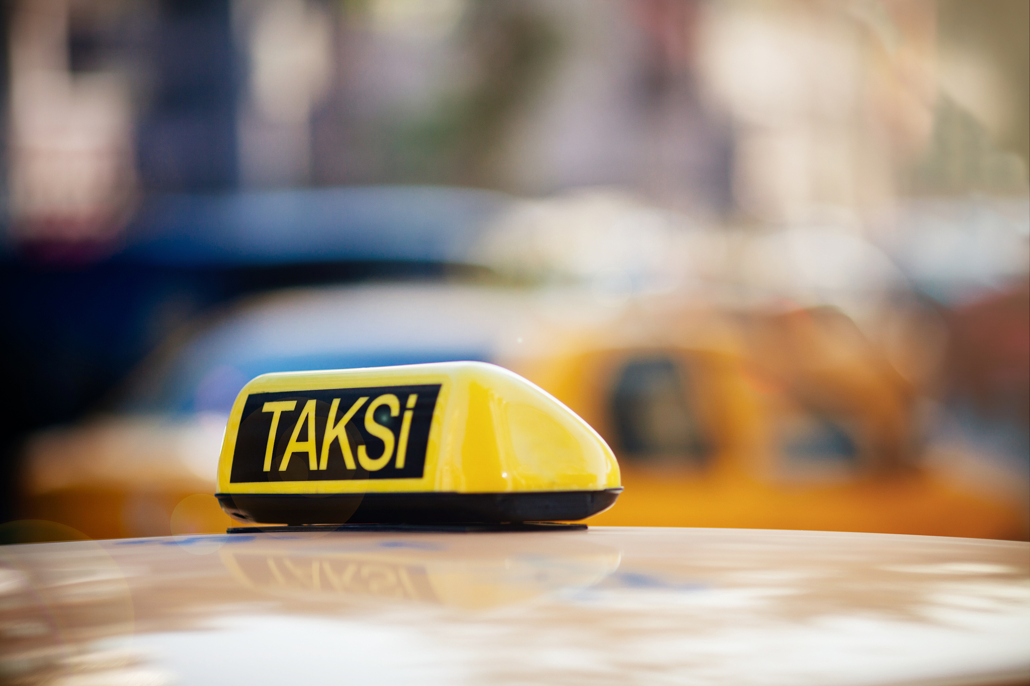 二机一中到内蒙古包头火车站有多远坐什么车