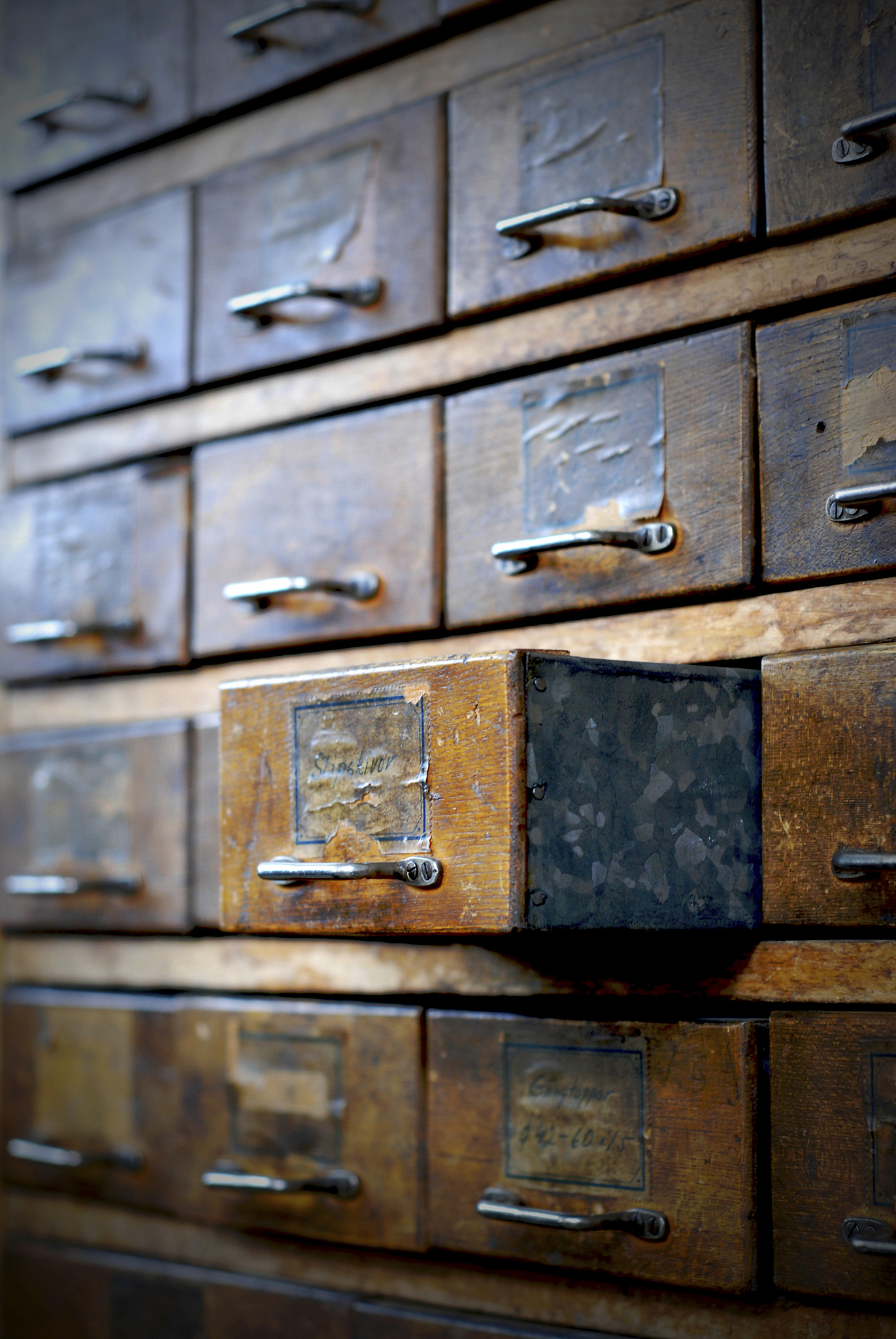 重庆市档案管理中心 - 官方网站 | 提供档案查询、数字化服务