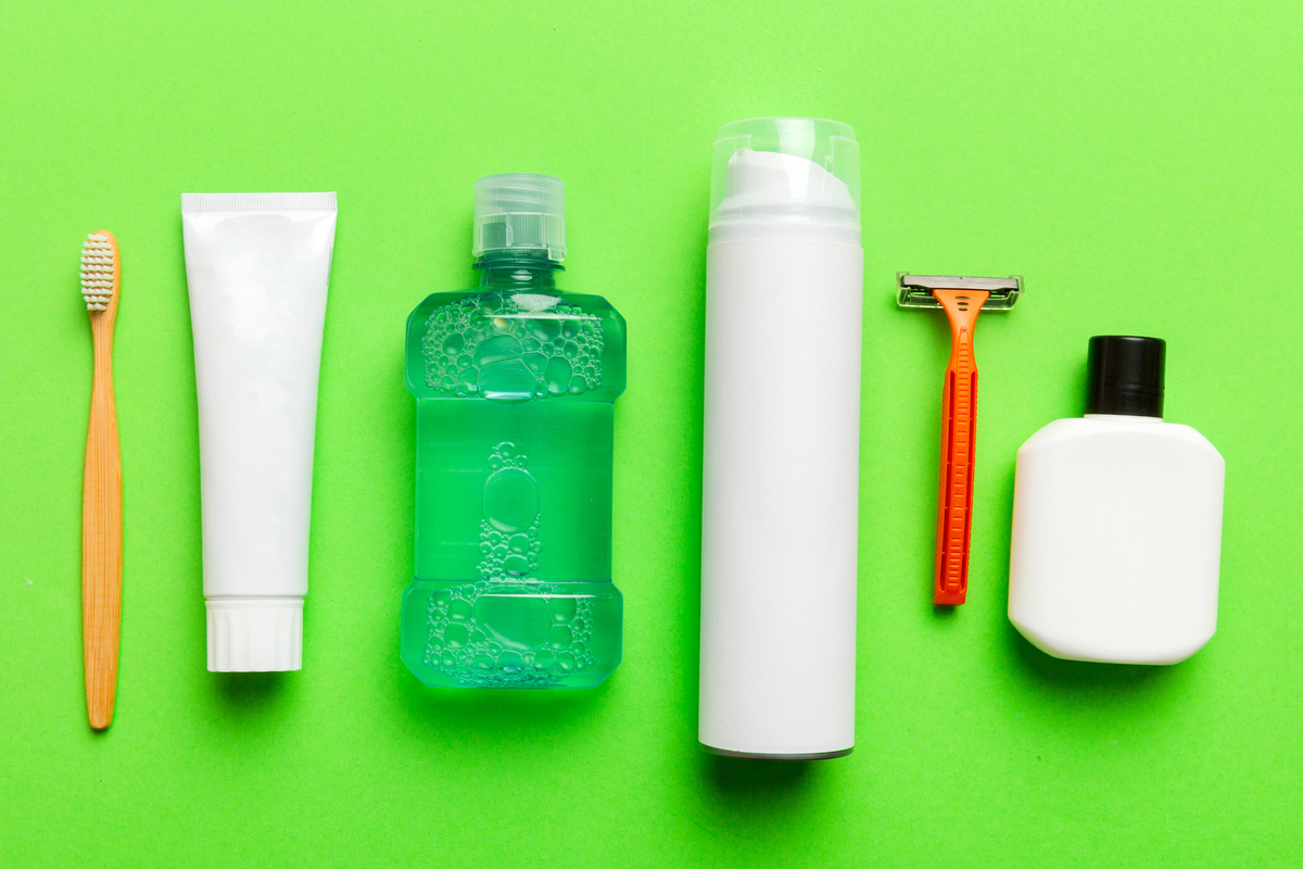 进行文献调研、收集相关资料大家自己的专业背景拟定与化学相关的主题题目为《化学与日用品》撰写一篇不少于5000字的论文。