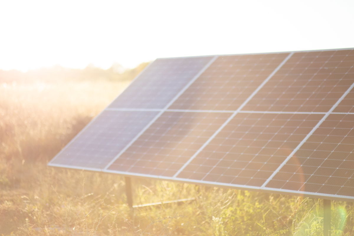 太阳能追踪系统：光敏电阻的优势与应用