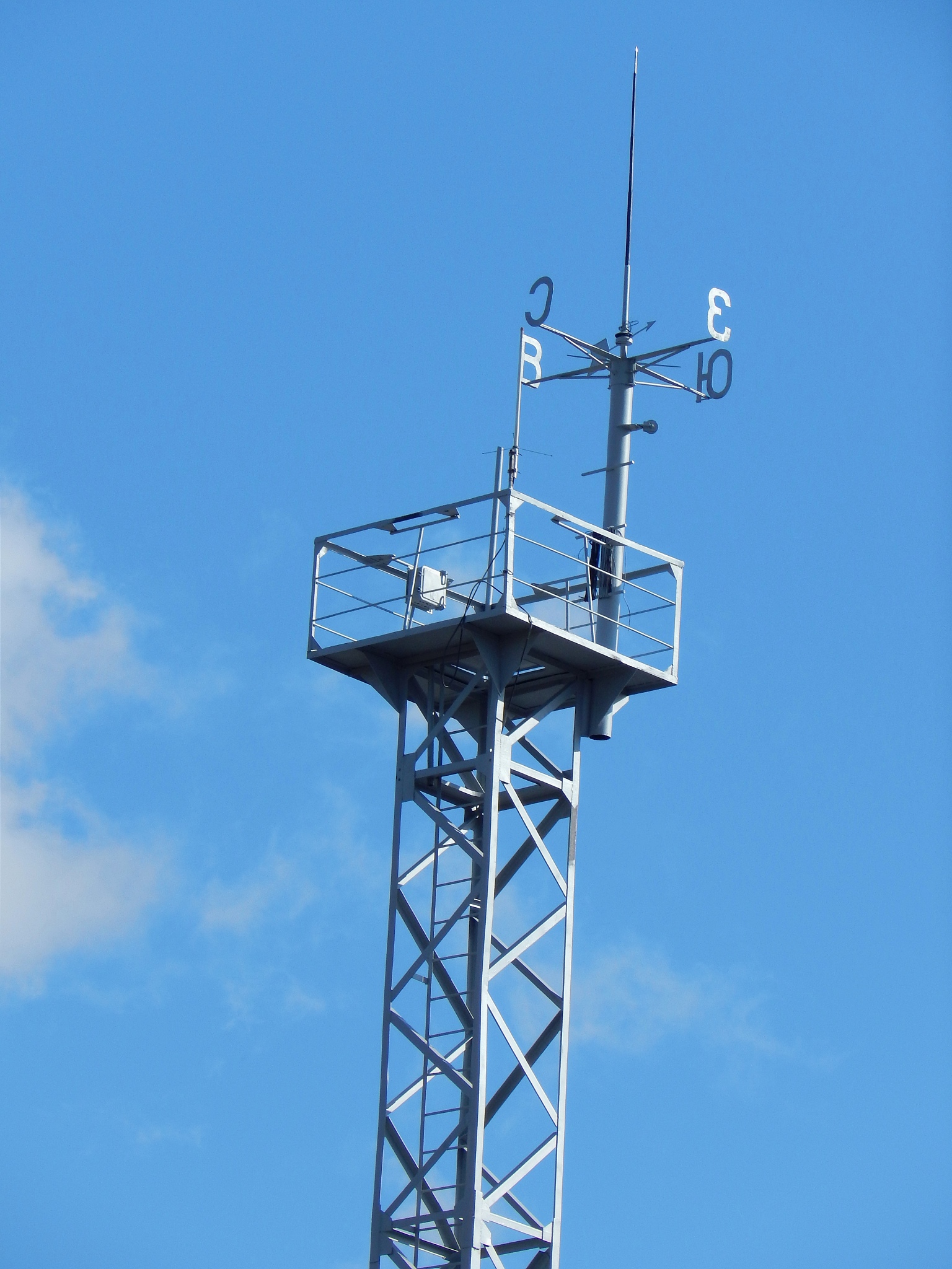 空调系统送风温度与风速耦合模型研究