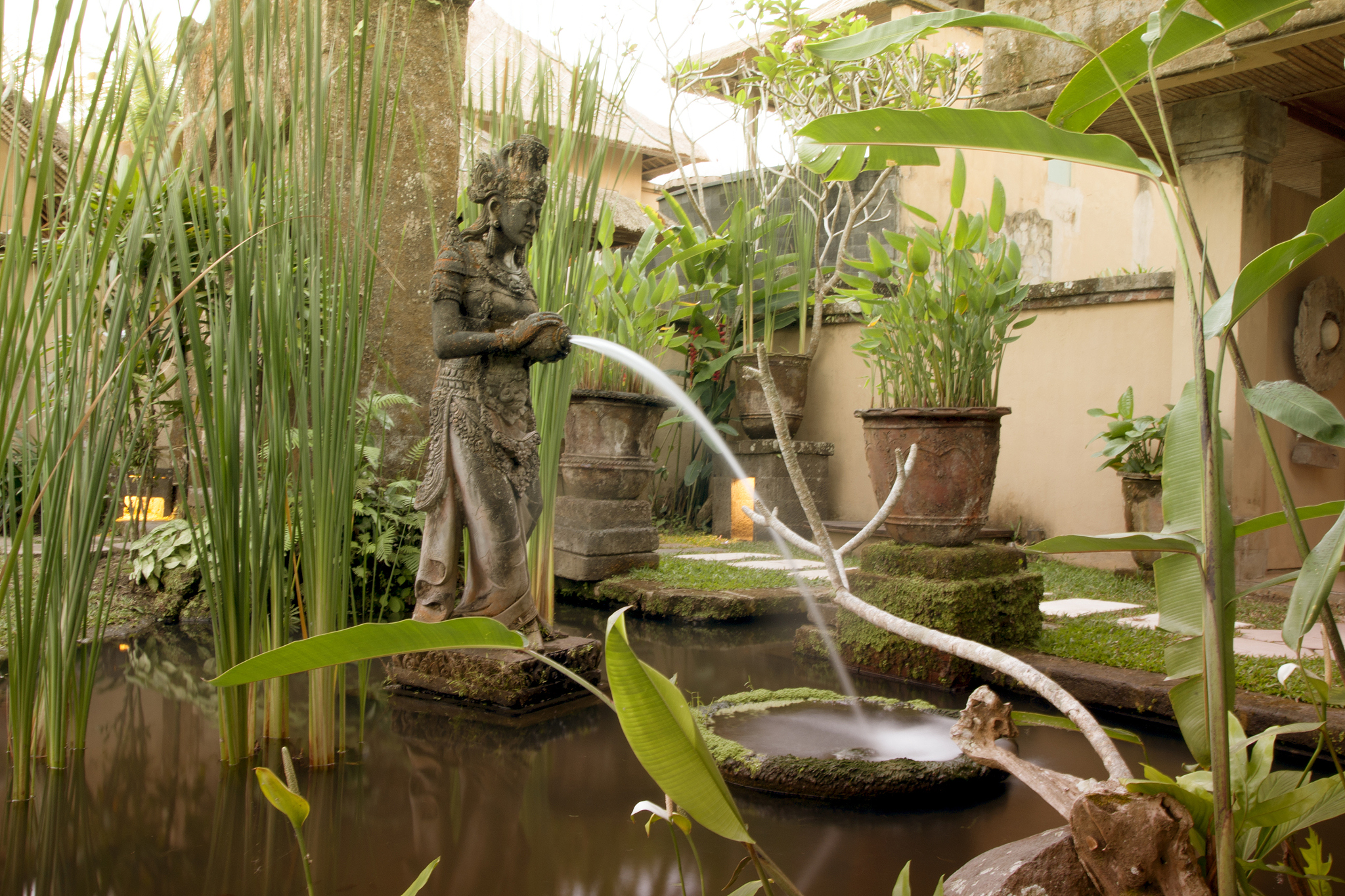 自制假山大流量循环水不插电系统制作流程