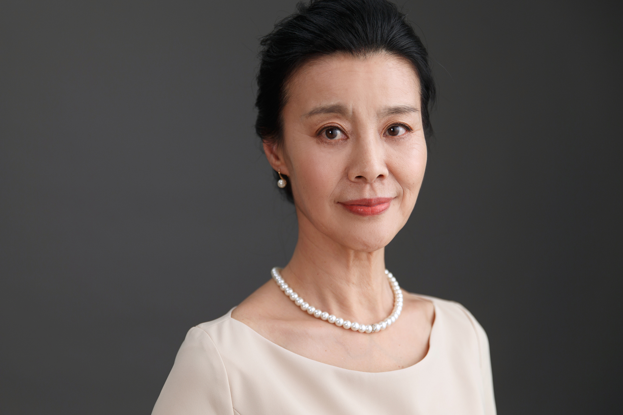 优雅的女士肖像