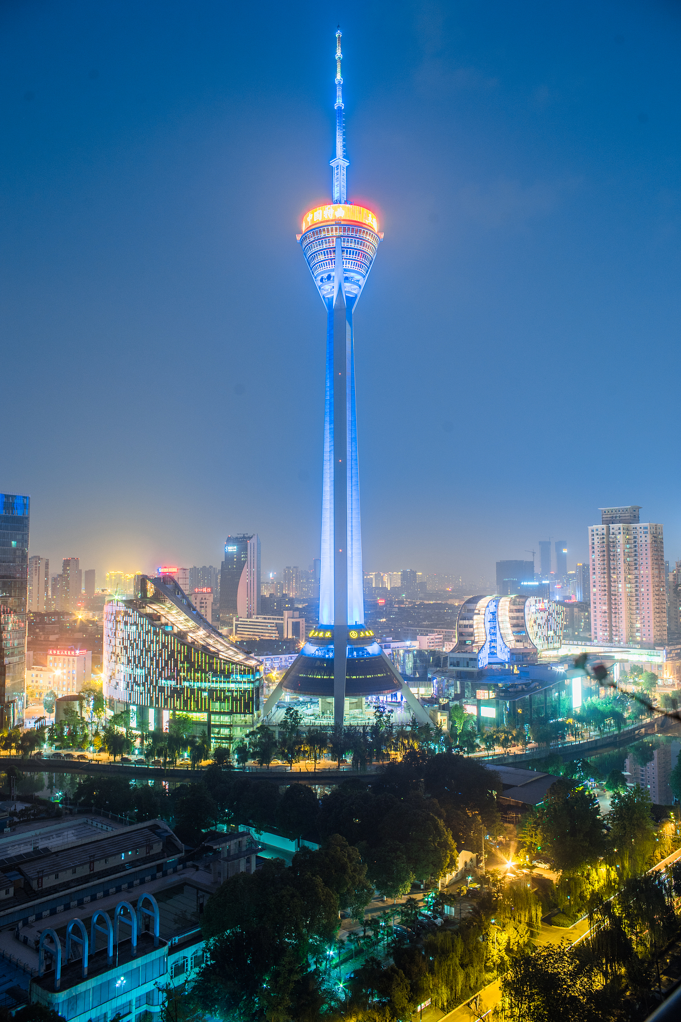 成都建筑职业中专校：建筑工程施工专业招生简章