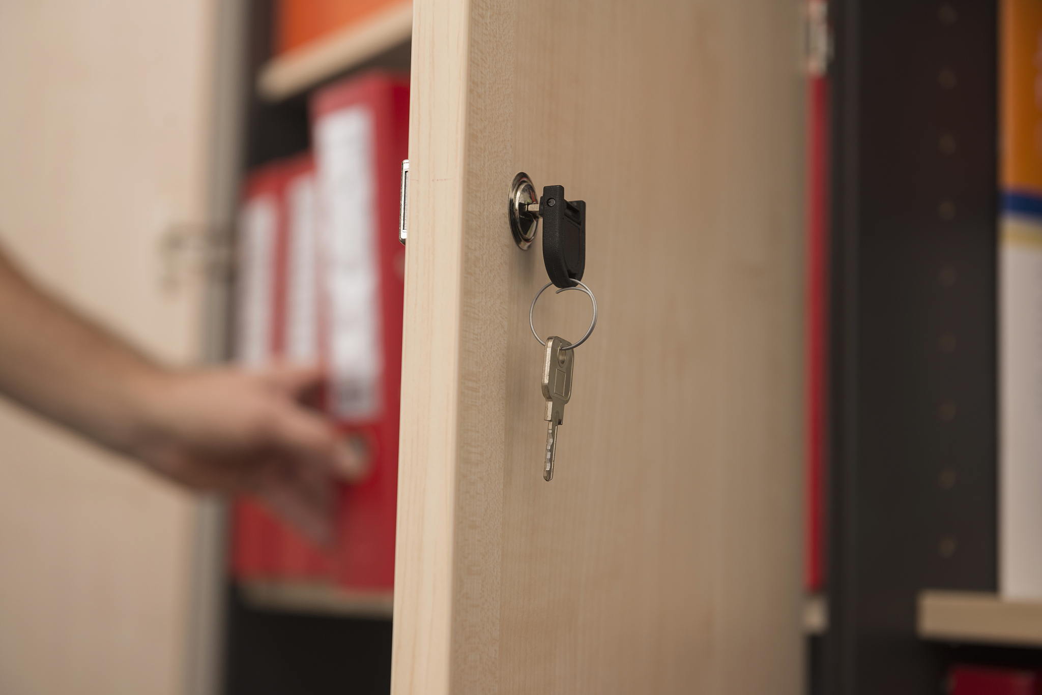 安全档案管理制度：保护机构机密，确保信息安全