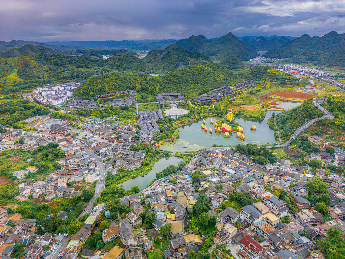 贵州兴义纳具和园康养小镇：全方位健康养老服务和旅游体验