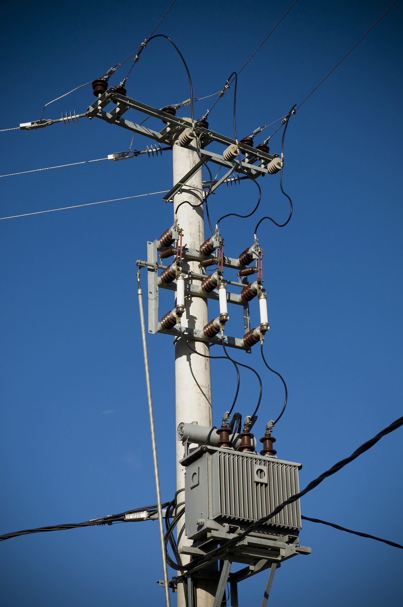 0.8兆瓦电力输送400米，如何选择电缆？