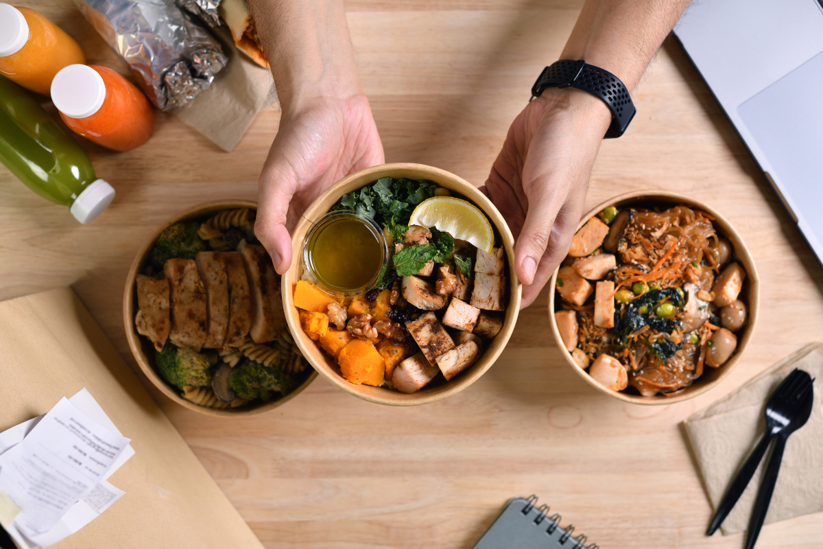 我有个朋友天天都吃外卖要怎么帮他