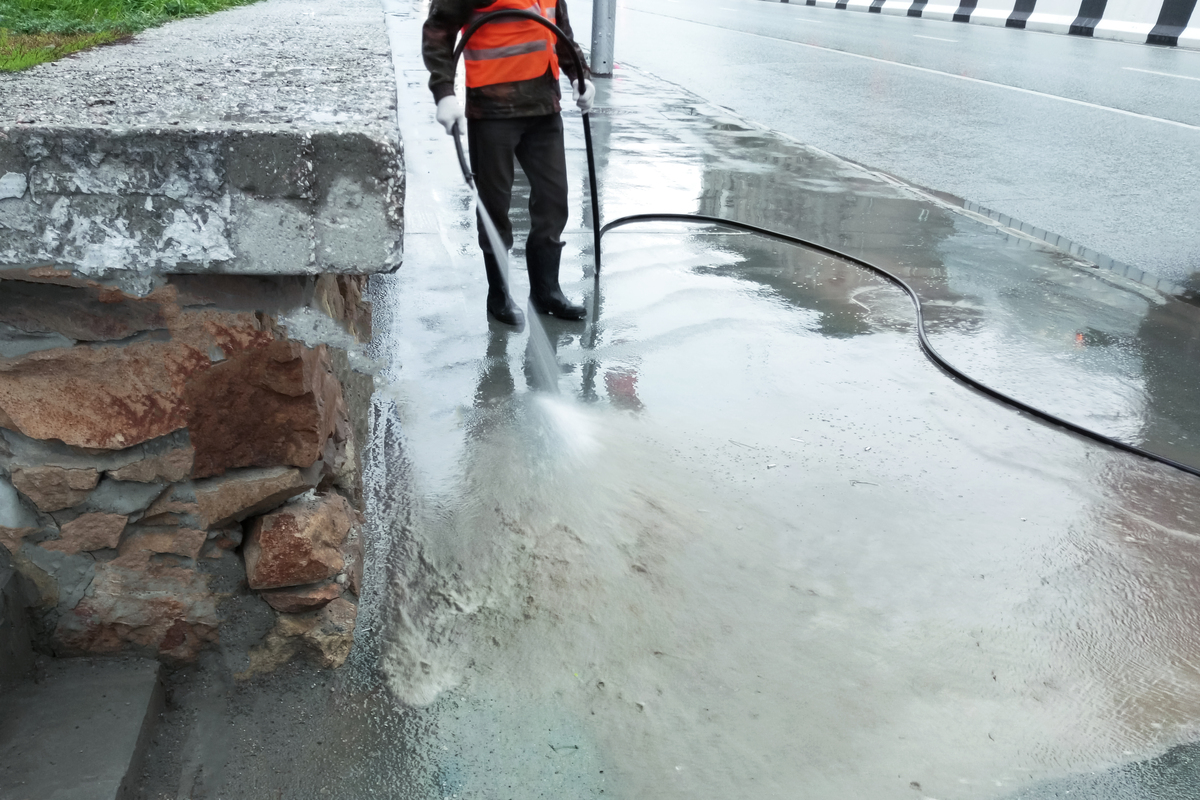 针对道路积尘对街道提出相关建议